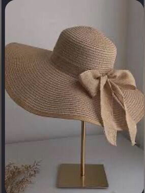 Amazon Essentials Straw Floppy Sun Hat with Bow - Tan